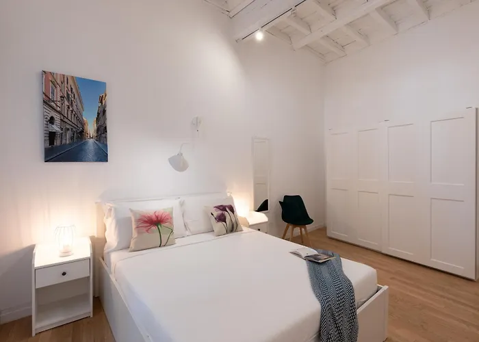 The White Beams - Navona